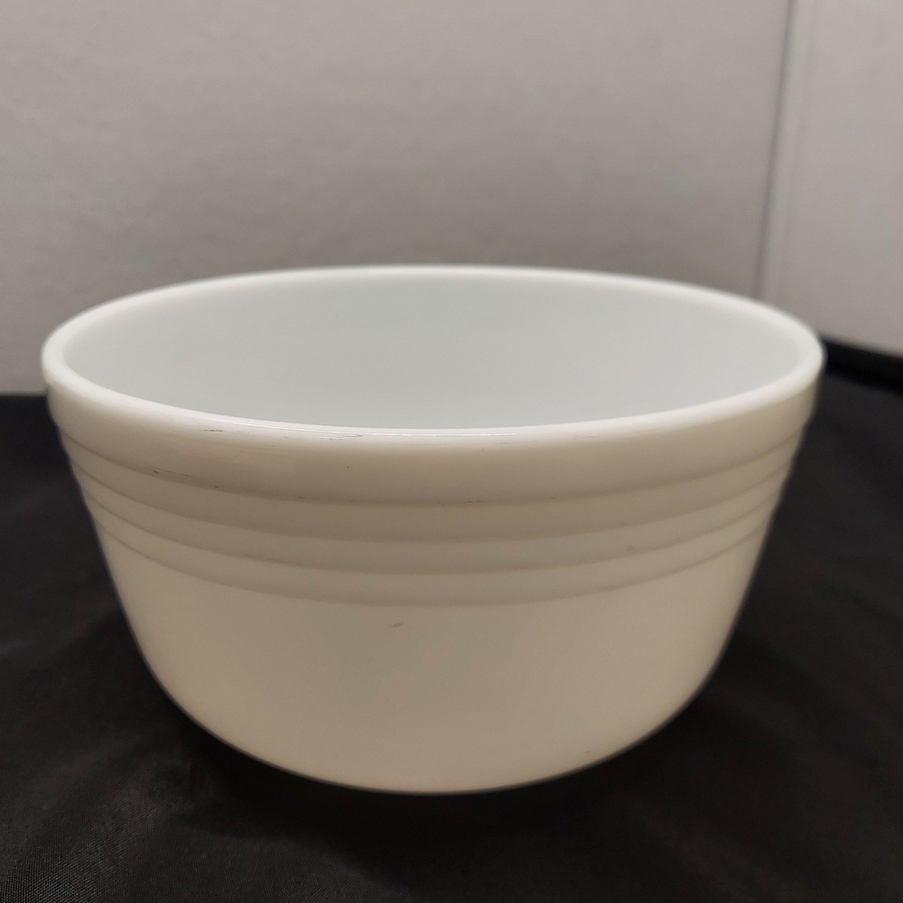 Vintage Hamilton Beach Pyrex #16 Milk Glass Mixing Bowl 4 qt White Ribbed